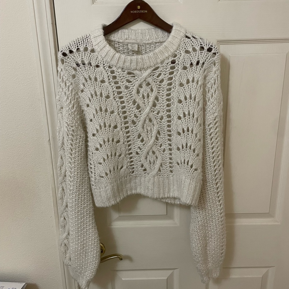 CREAM KNIT SWEATER SIZE M